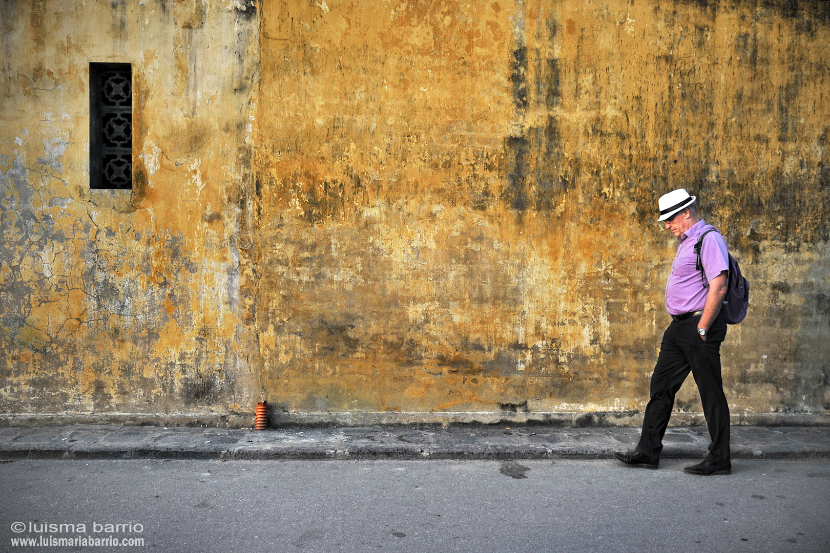 walk street walking man